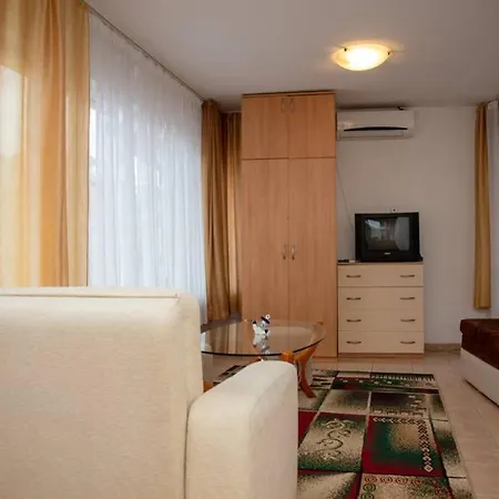 Convenient 1-bedroom Flat Next To Harmanite Апартамент Созопол