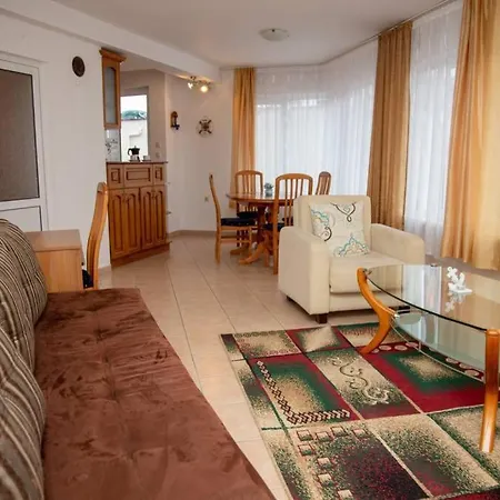 Convenient 1-bedroom Flat Next To Harmanite *