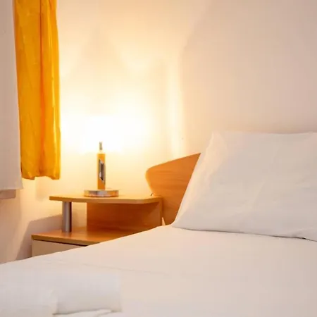 Апартамент Convenient 1-bedroom Flat Next To Harmanite